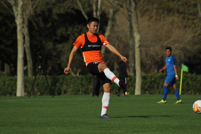 官方：17岁亚马尔获2024年金童奖